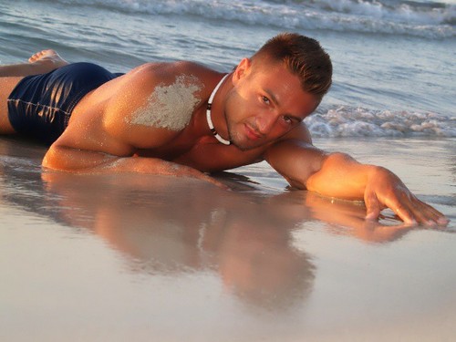  sexy man in de praia, praia