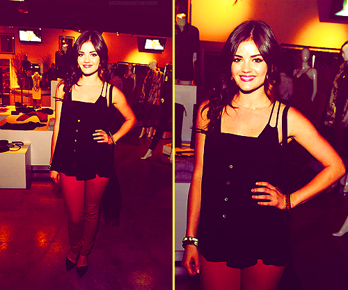  Aria and Lucy Hale - peminat Art