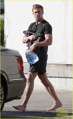  Barefoot Ryan Gosling: MMA Class in Hollywood!