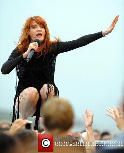  Florence Performs @ T4 - Somerset