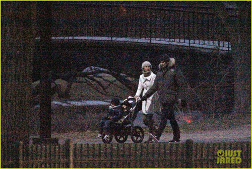  Gisele Bundchen & Tom Brady: 크리스마스 일 Walk in Boston!