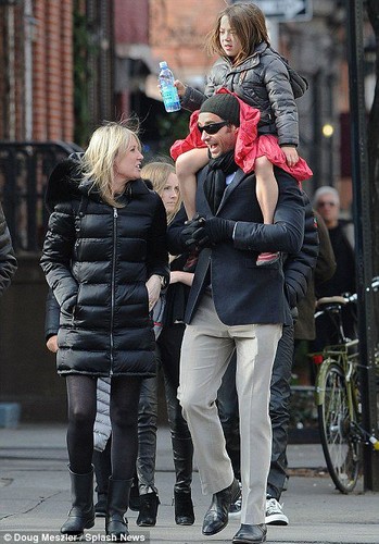  Hugh Jackman and family attend church