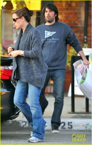  Jennifer Garner: pasko Eve Shopping at Limonaia!