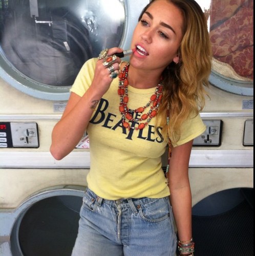  Miley Cyrus ~ Twitter Pictures