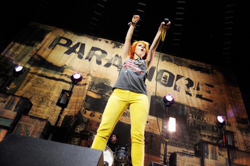  Paramore Live