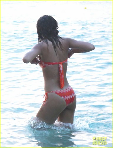  Rihanna: Bikini for krisimasi Vacation!