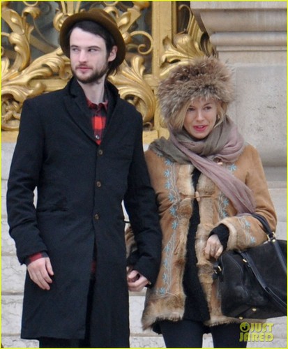  Sienna Miller & Tom Sturridge: Petit Palais in Paris!