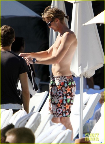  Tom Felton: Shirtless Miami de praia, praia Time!