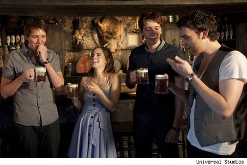 cast drinking butterbeer