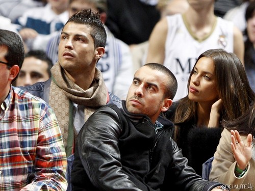  Cristiano Ronaldo & Iriina Shayk At A バスケットボール, バスケット ボール Game In Spain