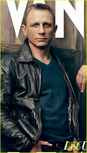  Daniel Craig: 'Vanity Fair' Cover with George Clooney & Matt Damon