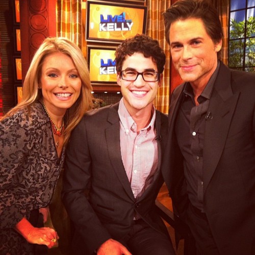  Darren Live With Kelly (05/01/12)