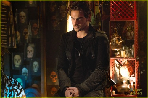  Grey Damon on 'Secret Circle' -- First Pics!