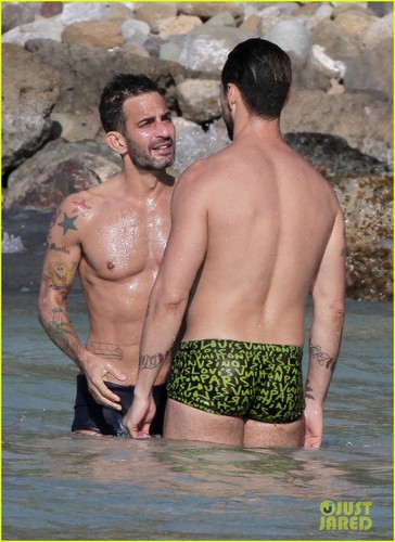  Marc Jacobs: Shirtless in St. Barts on New Year's Day!