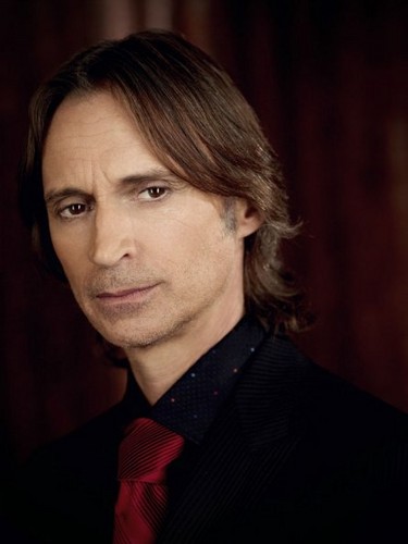  New Cast Promotional foto - Robert Carlyle