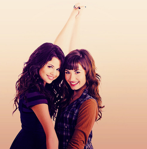  Selena And Demi