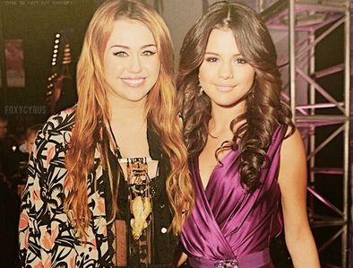  Selena Gomez And Miley Cyrus