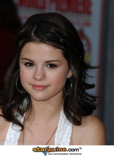  Selena Gomez Gorgeous