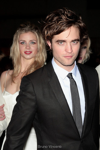  New/Old Pictures of Robert Pattinson from Twilight UK Premiere (2008)