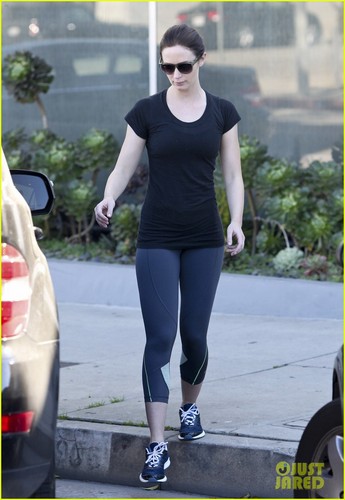 Emily Blunt Gets Back to the Gym