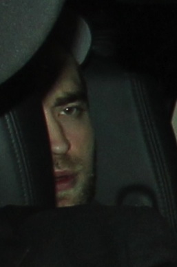  *NEW* Pics Of Robert Pattinson Leaving The PCA's Last Night