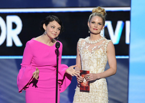  2012 People's Choice Awards - onyesha (January 11)