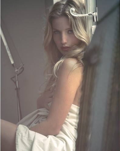 Annabelle Wallis تصویر Sessions