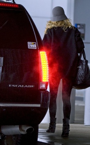  Blake Lively readying to leave Boston (January 12).