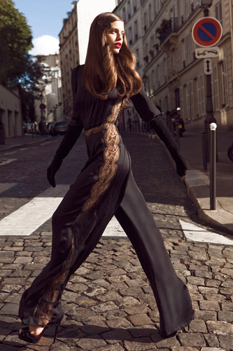  Emily DiDonato door Alexander Neuman for Vogue Mexico