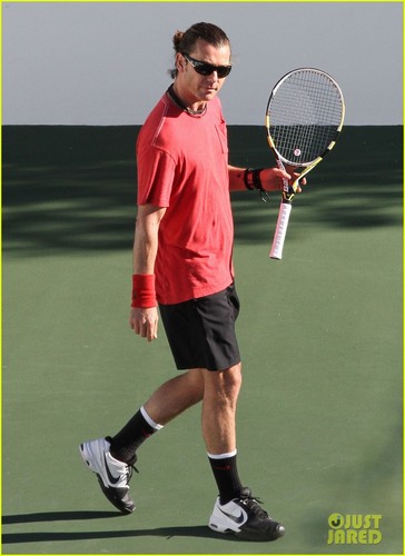 Gavin Rossdale: Shirtless Tennis Player!