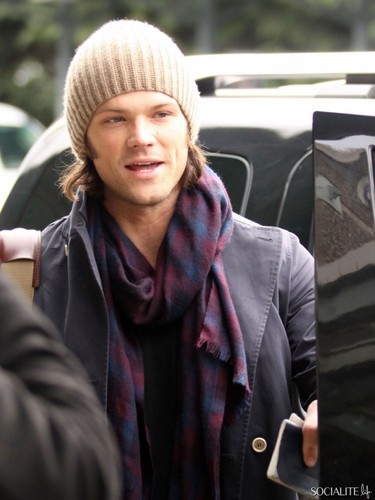  Jared Padalecki Touches Down In Vancouver