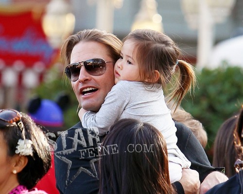  Josh Has A Family день At Disneyland - January 11