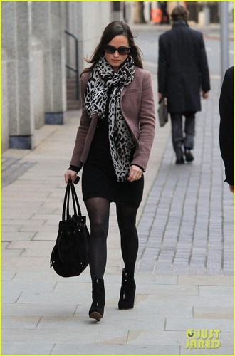  Pippa Middleton: Fashion вперед in London!