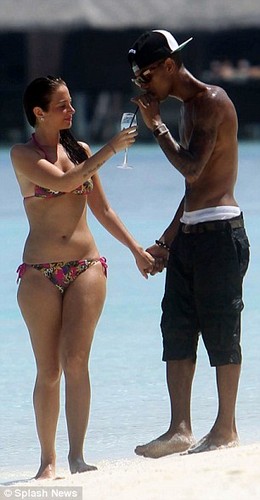  Tulisa and Fazer on a New 年 holiday in the Maldives