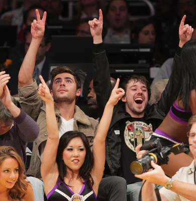  Zac Efron: Lakers Game Night