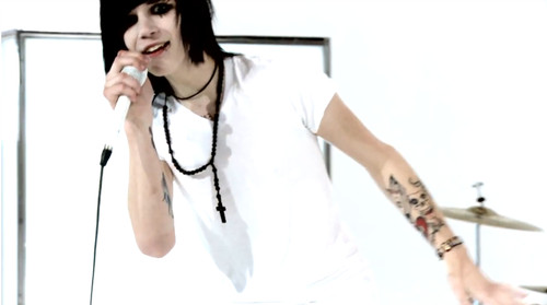  *^*Andy so Hot in Knives*^*