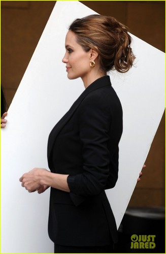  Angelina Jolie: Foreign-Language Nominee Event for Golden Globes!