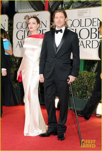  Angelina Jolie: Golden Globes with Brad Pitt!
