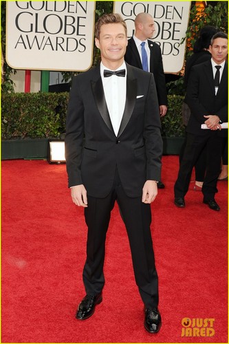 Ryan Seacrest - Golden Globes 2012 Red Carpet