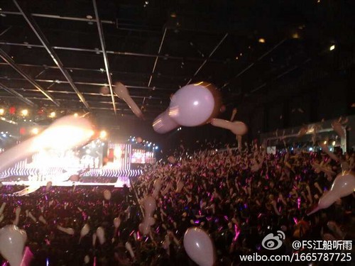  SNSD @ Girls Generation 2nd Tour in Hong Kong コンサート
