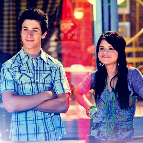  Selena Gomez- Wizards of Waverly Place - 2.04 Racing