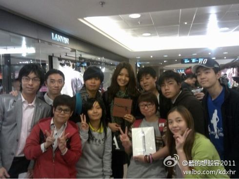  Sooyoung Picture with Hong Kong fãs