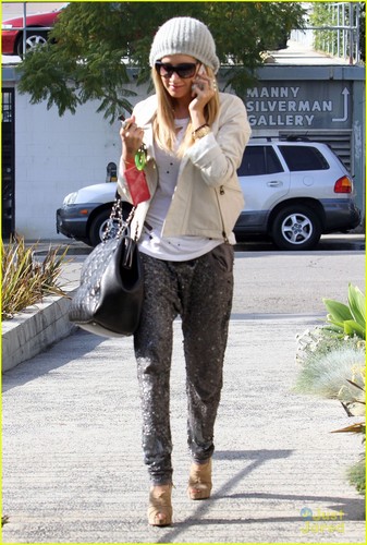  Ashley Tisdale: 'Thanks Los Angeles brand Department!'