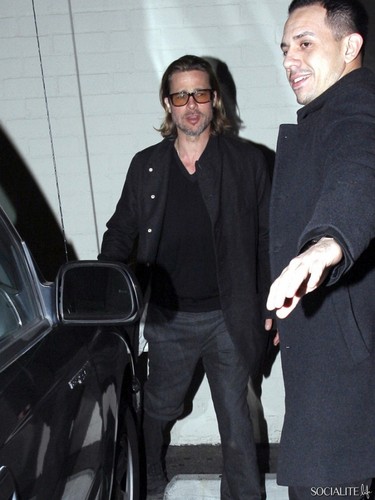  Brad Pitt Leaves Mastro’s Steakhouse In Beverly Hills