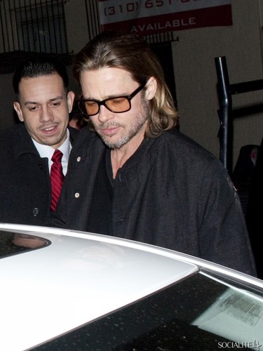 Brad Pitt Leaves Mastro’s Steakhouse In Beverly Hills
