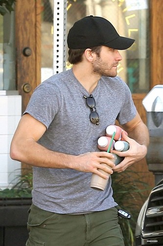  Jake stopping por Beverly Hills suco, suco de in Los Angeles