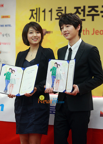  Joong Ki & Shin Hye