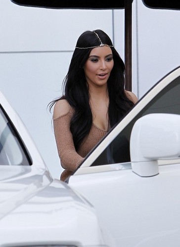  Kim Kardashian shops at Chanel