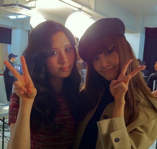  Yoona and Seohyun Selca _ WKorea