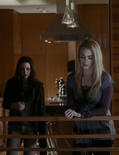 "I don't hate you.Bella I envy you."-Rosalie